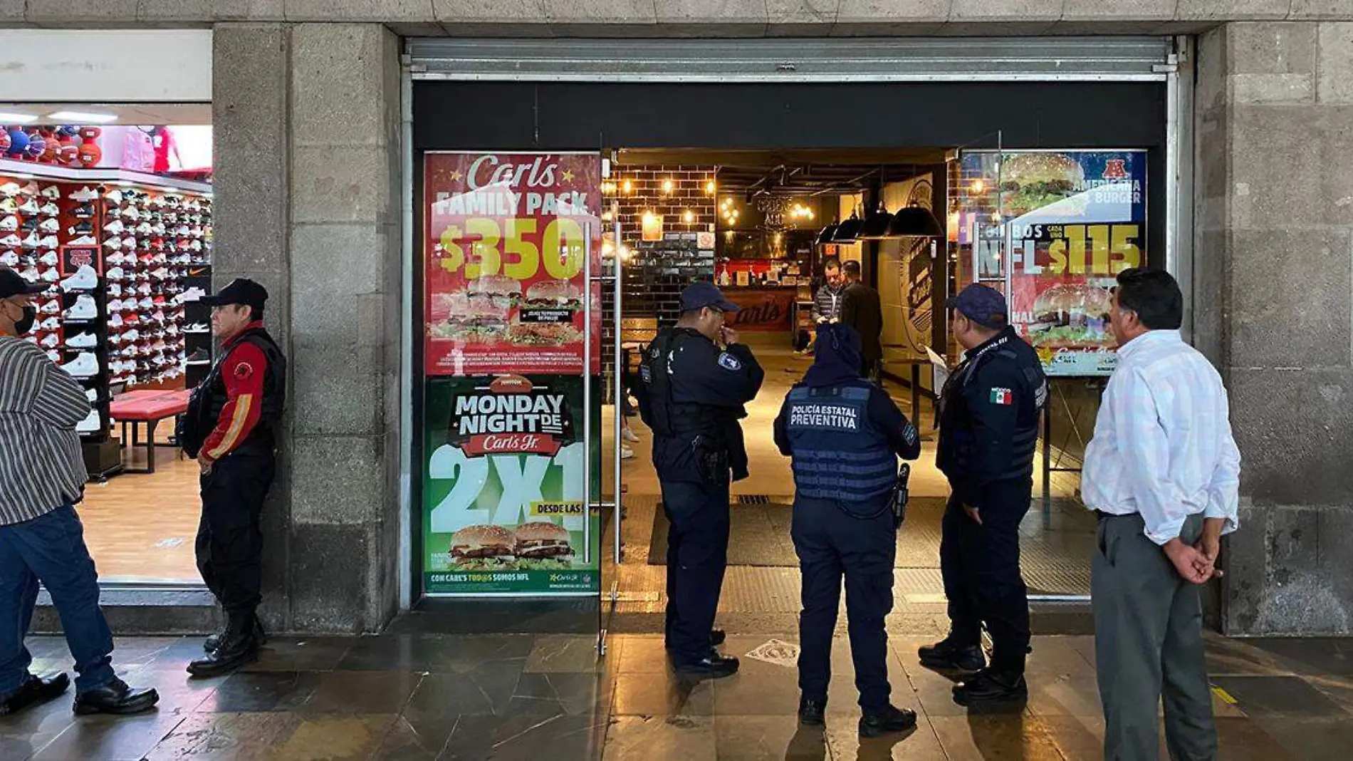 Fue embargada la sucursal de Carl’s Jr. del Centro Histórico de Puebla